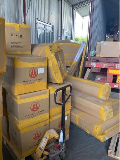 Loading container