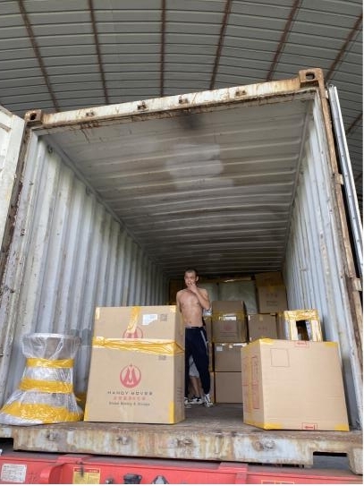 Loading container